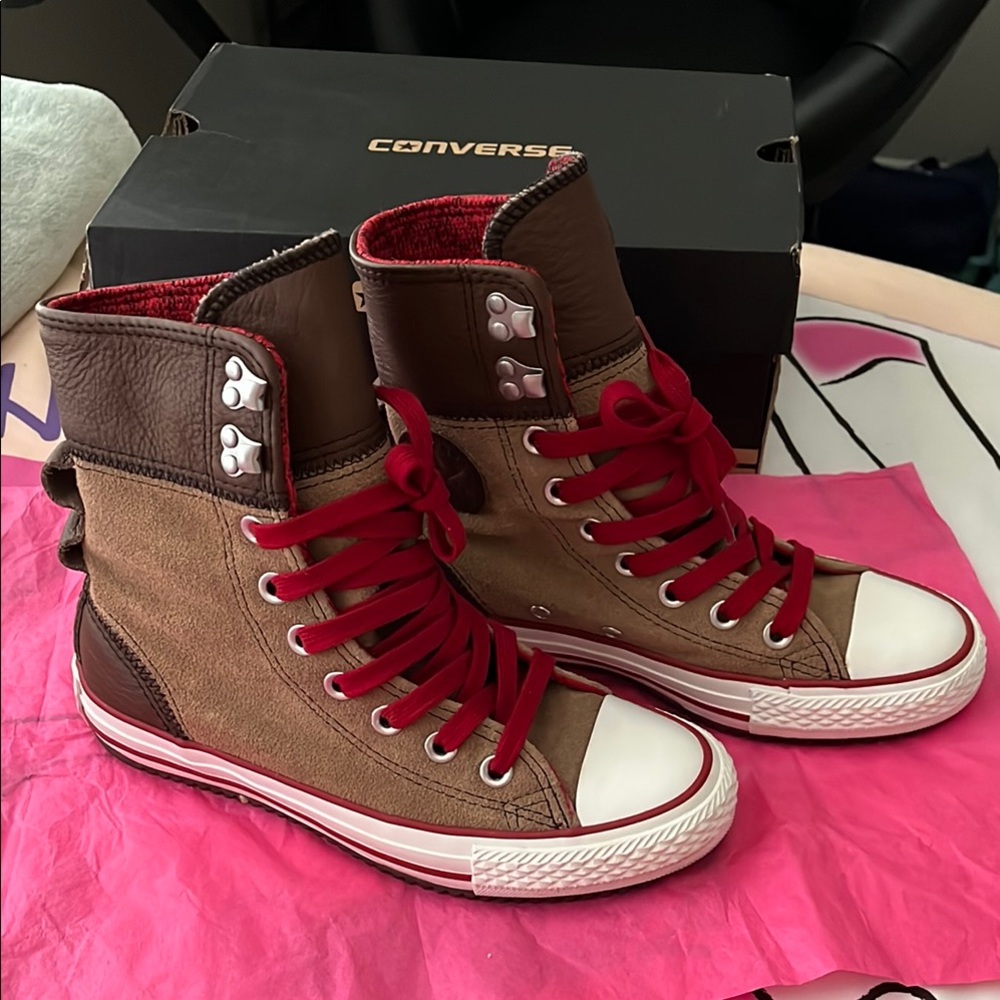 Converse High-Top Sneakers - Brown and Red
Women size 5